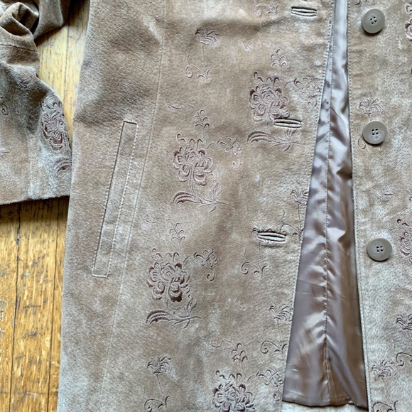 Apropos Suede Floral Embroidery Coat - Picture 3 of 8